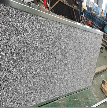 Barrière en mousse d'aluminium